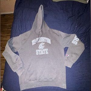 Champions brand, Washington State, cougars men’s size medium, pull over  A11